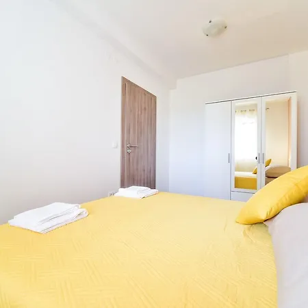 Deluxe Franic Apartament *