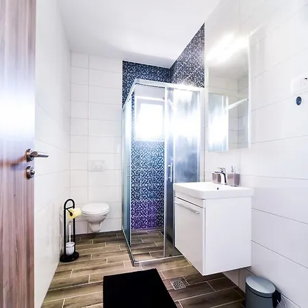 Deluxe Franic Sukosan