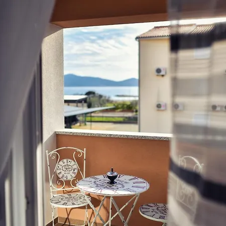 Deluxe Franic * Sukosan