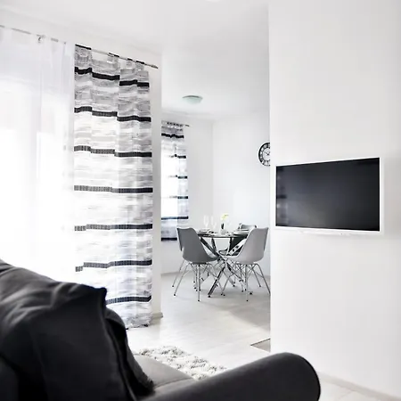 Apartment Deluxe Franic Sukošan