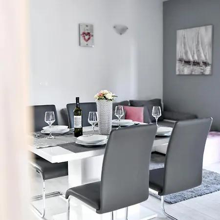 Deluxe Franic Apartament Sukošan