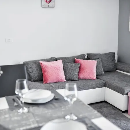 Apartament Deluxe Franic Sukošan