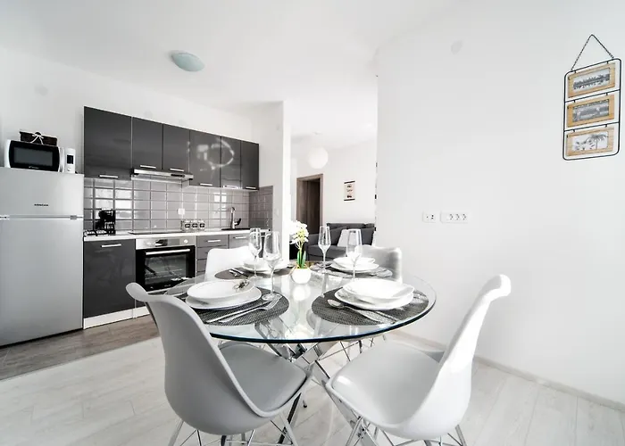 Deluxe Franic Apartament *